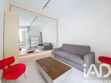 Apartment in Paris (75018)