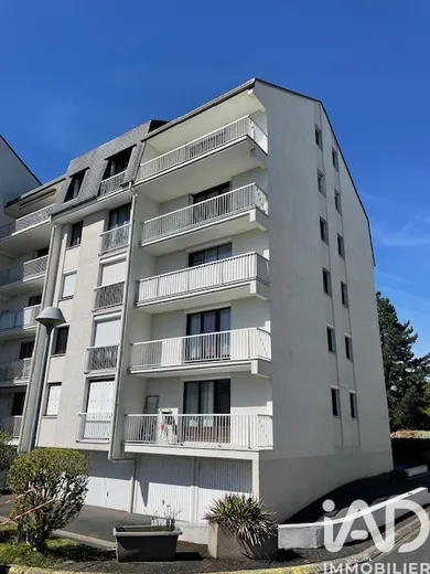 Apartment in Saint-Jean-le-Blanc (45650)