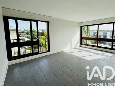 Apartment in Le Chesnay (78150)
