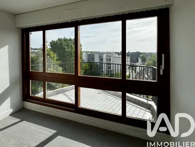 Apartment in Le Chesnay (78150)
