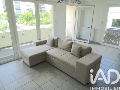 Apartment in Bondoufle (91070)