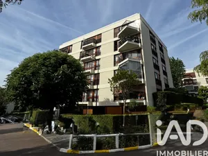 Apartment in Le Chesnay (78150)