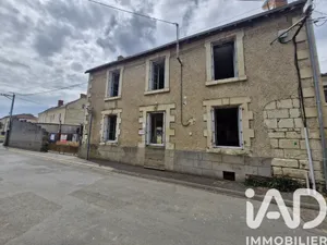 Maison de campagne à Saint-Martin-de-Mâcon (79100)