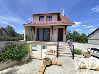 Immeuble à La Ville-du-Bois (91620)