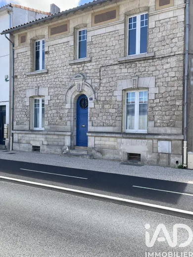 Townhouse in La Rochelle (17000)