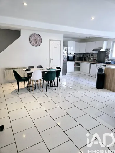 Townhouse in Sens (89100)