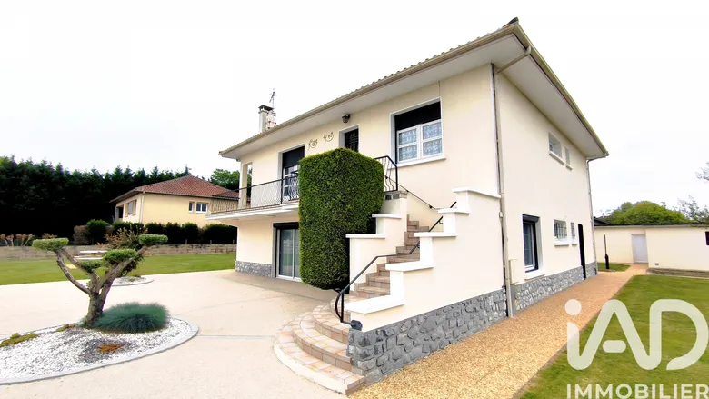 Maison 8 pièces 227 m² · à Artix · 227 m² · 393 000 €