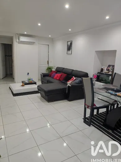 Townhouse in Touquin (77131)