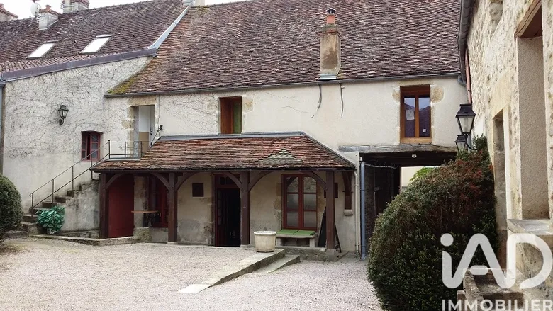 Maison 7 pièces 395 m² · à Semur-en-Auxois · 395 m² · 260 000 €