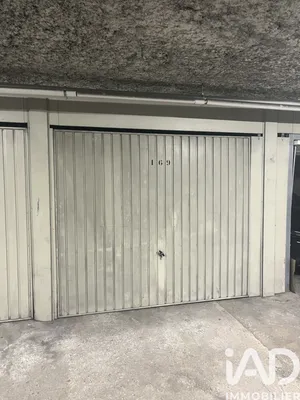 Parking à Aix-en-Provence (13090)
