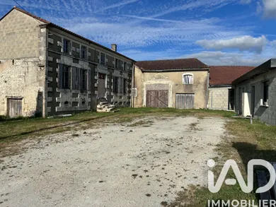 Maison à Sainte-Lheurine (17520)