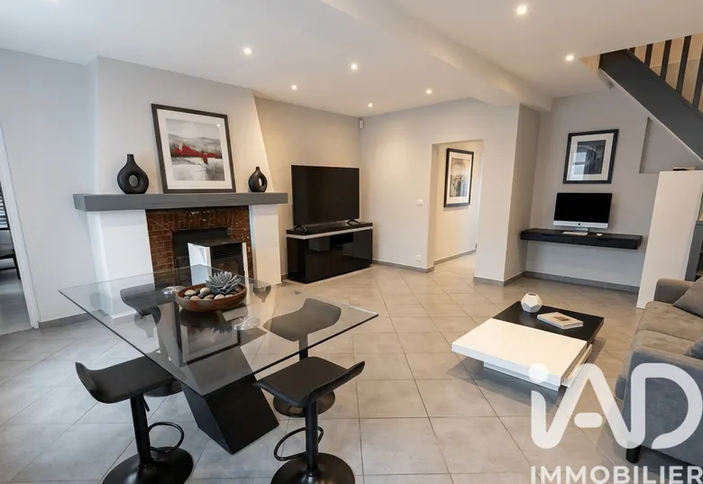 Maison 6 pièces 205 m² · à Champrond-en-Gâtine · 205 m² · 249 900 €