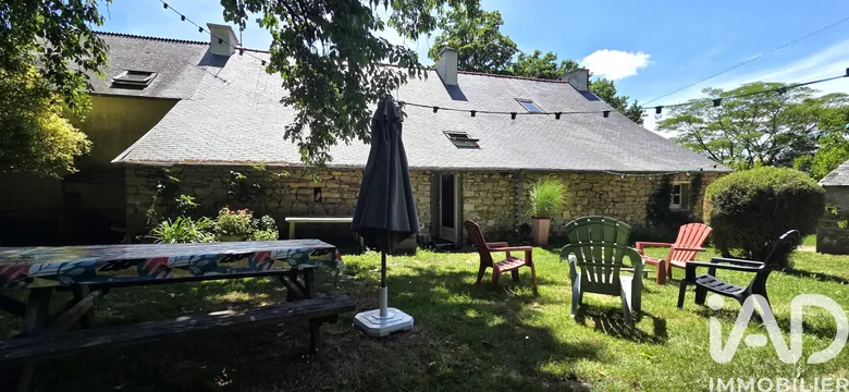 Maison 8 pièces 182 m² · à Saint-Jacut-les-Pins · 181,5 m² · 257 000 €