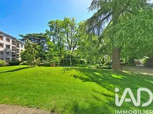 Apartment in Suresnes (92150)