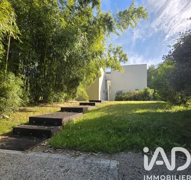 Maison d'architecte à Parigné-le-Pôlin (72330)