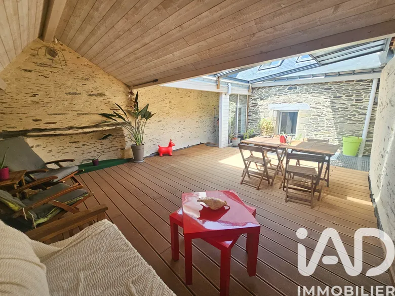 Maison 6 pièces 137 m² · à Josselin · 136,8 m² · 281 000 €