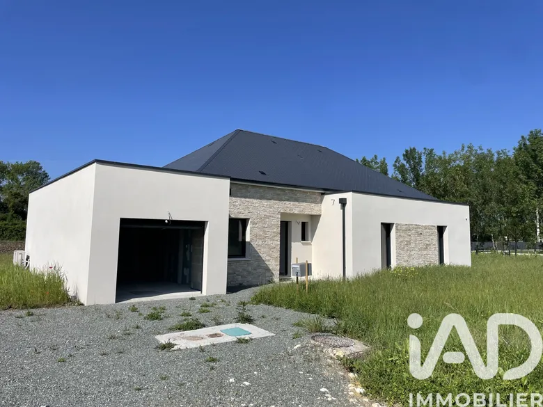 Maison 7 pièces 136 m² · à Neuillé-Pont-Pierre · 136 m² · 370 000 €