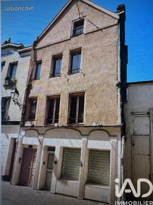 Building in Troyes (10000)