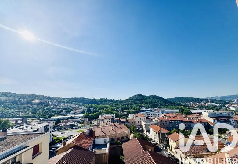 Appartement 3 pièces 56 m² · à Saint-Étienne · 56 m² · 69 000 €