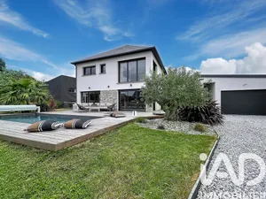 House in La Mézière (35520)