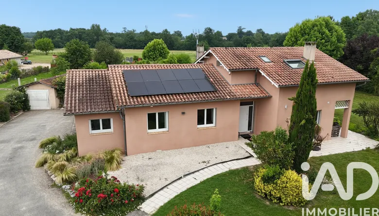 Maison 5 pièces 131 m² · à Saint-Étienne-de-Tulmont · 131 m² · 275 000 €