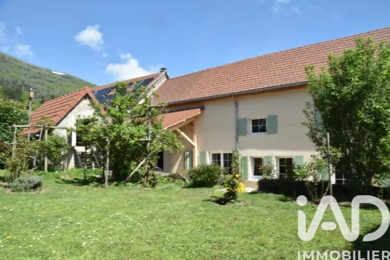 Maison 6 pièces 121 m² · à Notre-Dame-de-Vaulx · 121 m² · 368 000 €