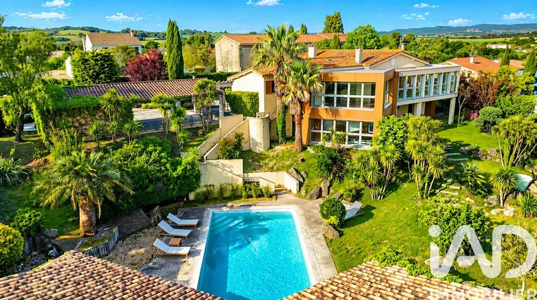 Maison 10 pièces 350 m² · à Cazilhac · 350 m² · 679 000 €