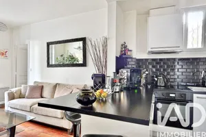 Apartment in Courbevoie (92400)