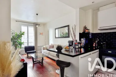 Apartment in Courbevoie (92400)