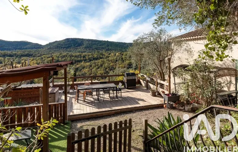 Maison 5 pièces 100 m² · à Bagnols-en-Forêt · 100 m² · 335 000 €
