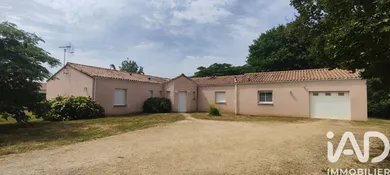 Maison traditionnelle à Cherveux (79410)