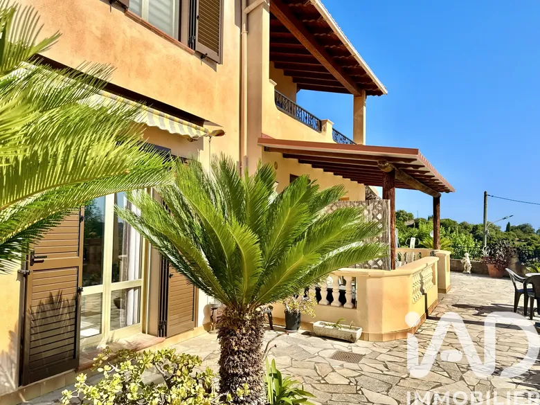 Maison 8 pièces 213 m² · à Menton · 213 m² · 1 600 000 €