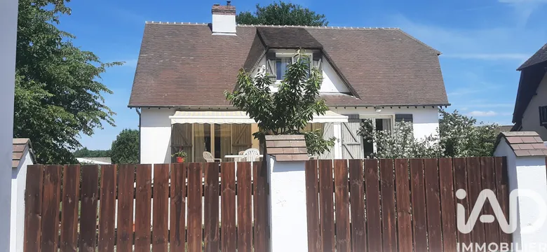 Maison 6 pièces 104 m² · à Angerville-la-Campagne · 104 m² · 256 000 €