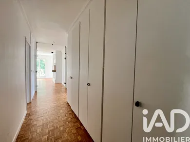 Apartment in Montrouge (92120)
