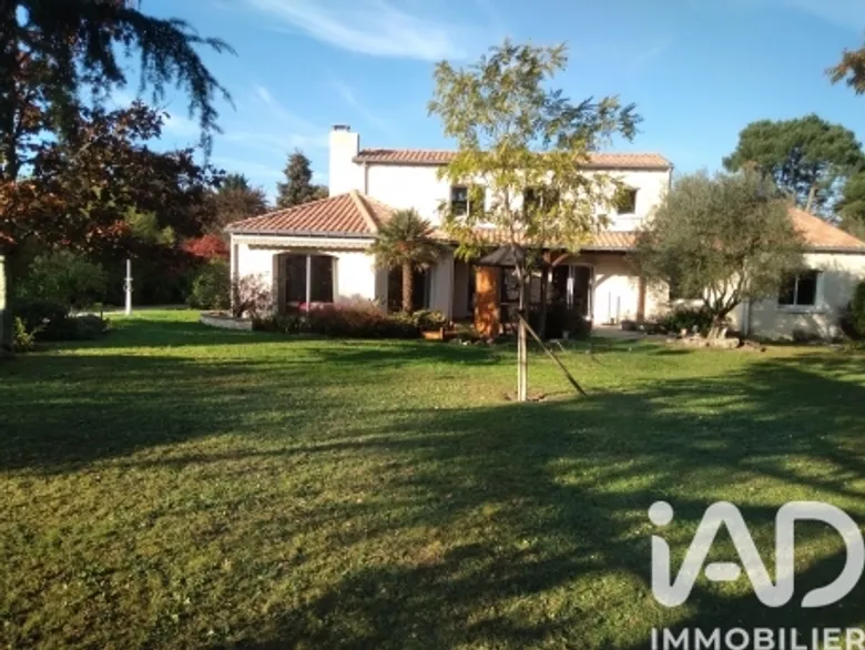 Maison 8 pièces 202 m² · à Basse-Goulaine · 202 m² · 649 000 €