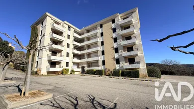 Apartment in Gréoux-les-Bains (04800)