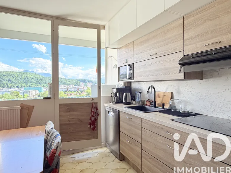 Appartement 5 pièces 99 m² · à Échirolles · 99 m² · 110 000 €