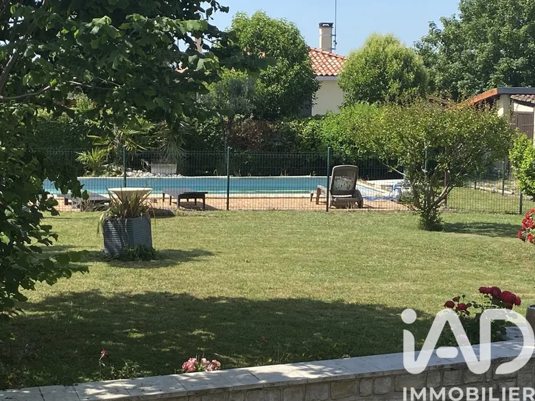 Maison 6 pièces 140 m² · à Les Métairies · 140 m² · 249 000 €