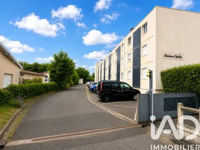 Apartment in Pessac (33600)