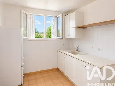 Apartment in Valréas (84600)