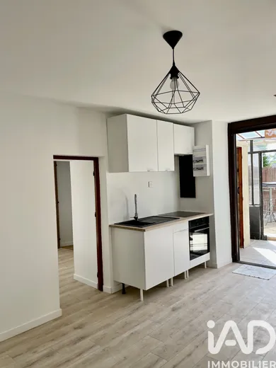 Village house in Arbanats (33640)