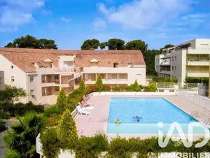Apartment in Villeneuve-Loubet (06270)