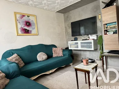 Apartment in Crosne (91560)