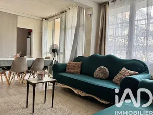 Apartment in Crosne (91560)