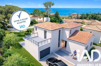 Architectural house in Les Issambres (83380)