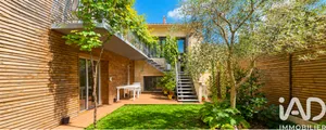 Townhouse in Bordeaux (33100)