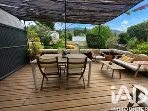 Apartment in Le Revest-les-Eaux (83200)
