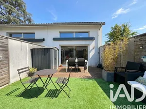 Townhouse in Villenave-d'Ornon (33140)