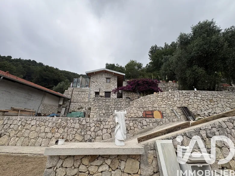 Maison 3 pièces 60 m² · à Sainte-Agnès · 60 m² · 525 000 €