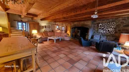 Maison traditionnelle à Saint-Sauves-d'Auvergne (63950)